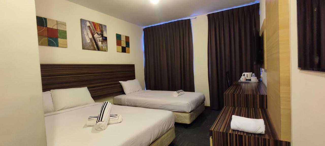Hotel Sara'S Inn, Шах-Алам Экстерьер фото